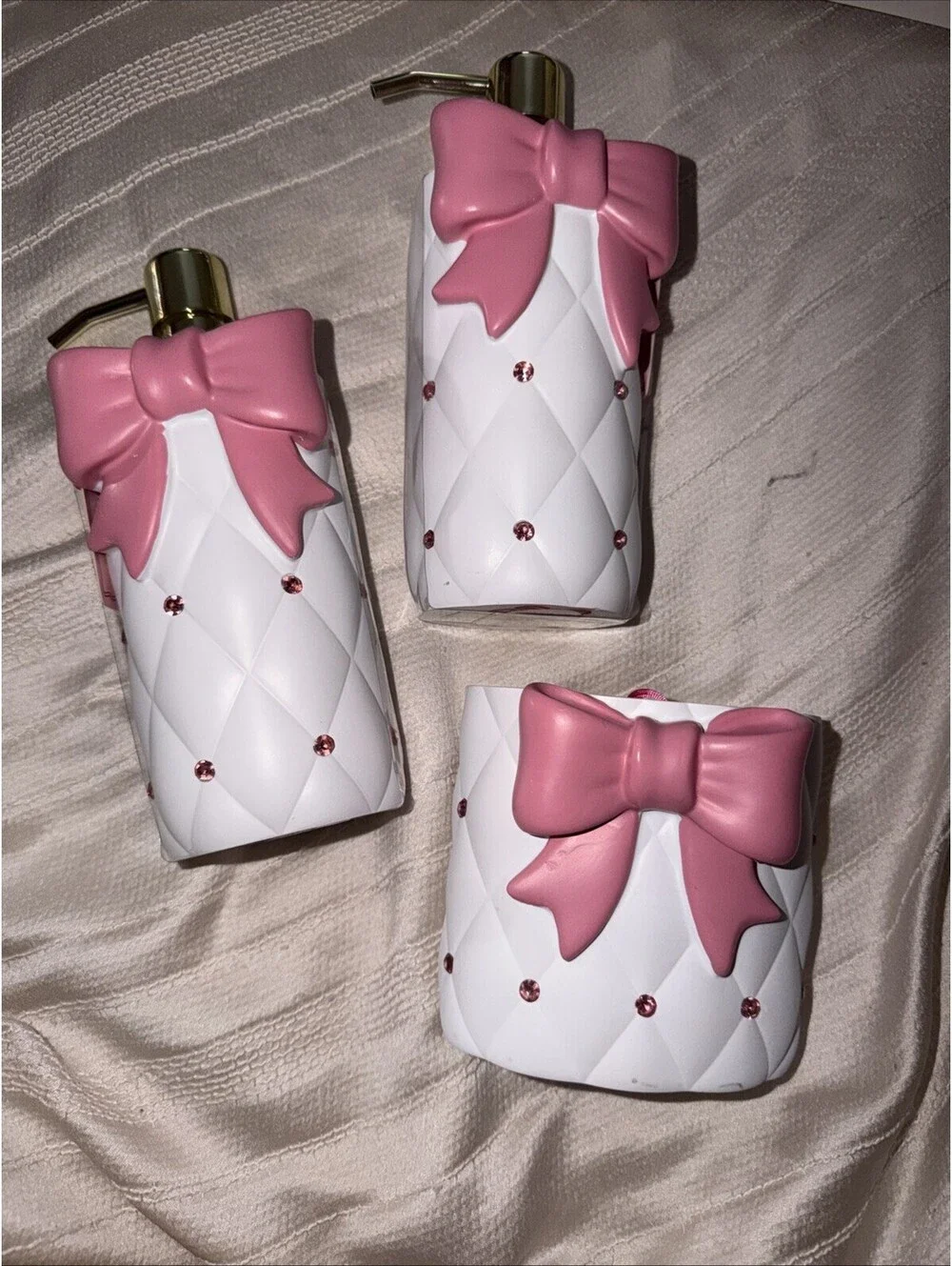 Pink bow W/ Diamonds bathroom set Two Soap Dispensers And A Toothbrush Holder